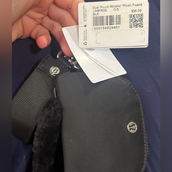 NWT Lululemon Dual Pouch Wristlet - Plush Fleece Black - Picture 5 of 6